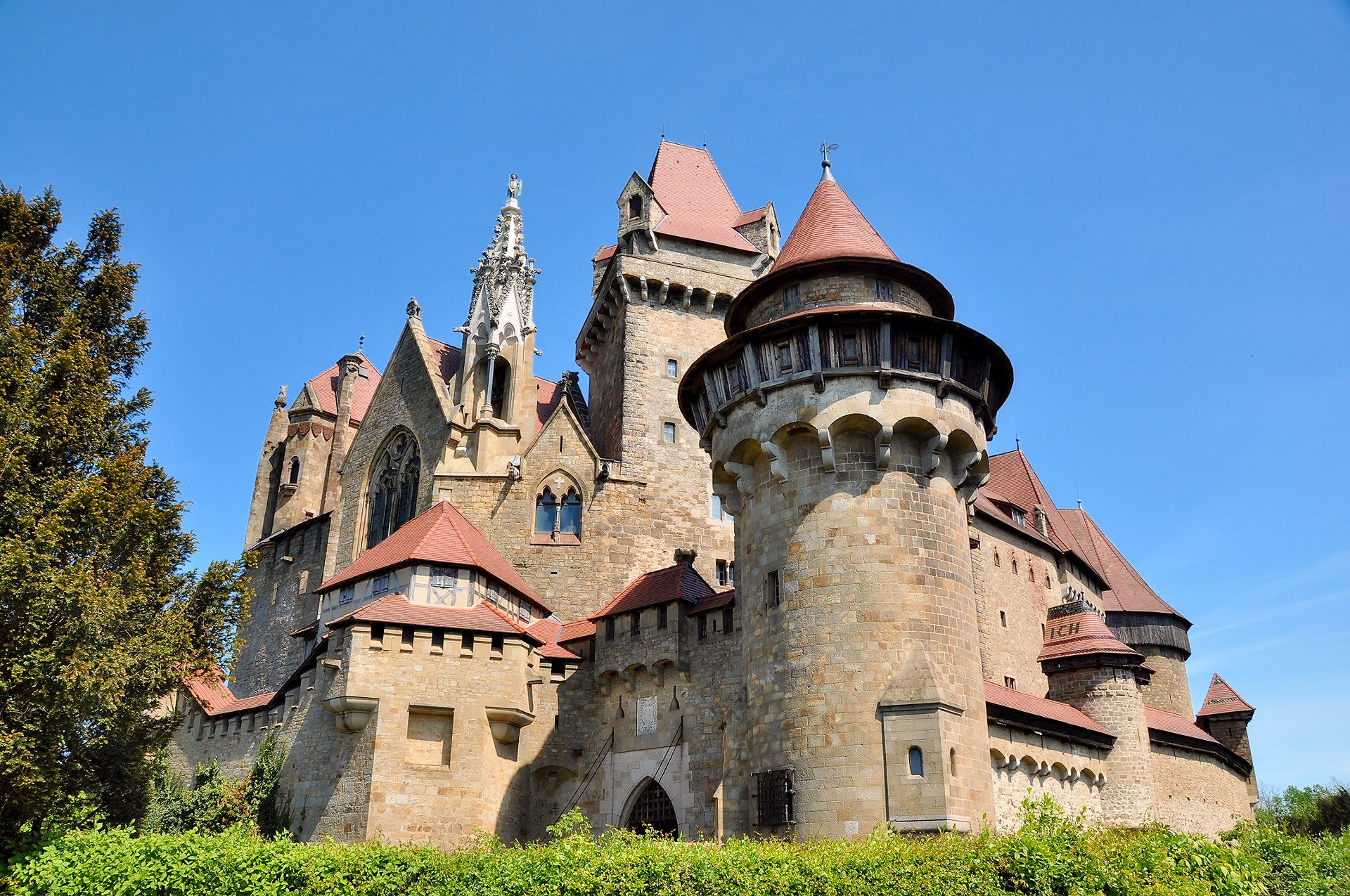Burg Kreuzenstein, Leobendorf (Photo license: CC BY 2.0)